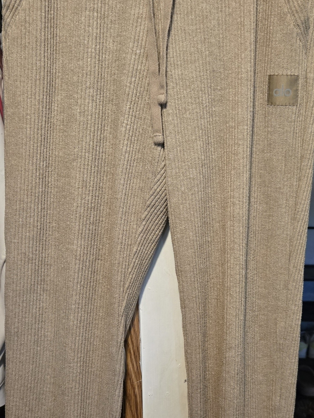 ALO Yoga Muse Heather Gravel Bottoms